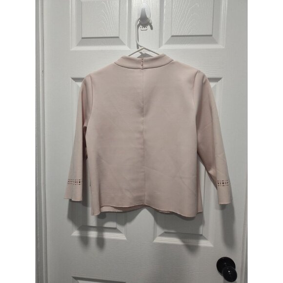 Vince Camuto Women’s Beige Mock Neck Laser Cut Out Blouse, 3/4 Sleeve Size Small - Picture 2 of 8